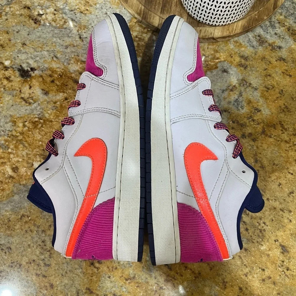 Jordan 1 size 7 - Picture 7 of 9